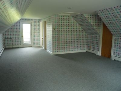 Lancaster Dog Room Upstairs